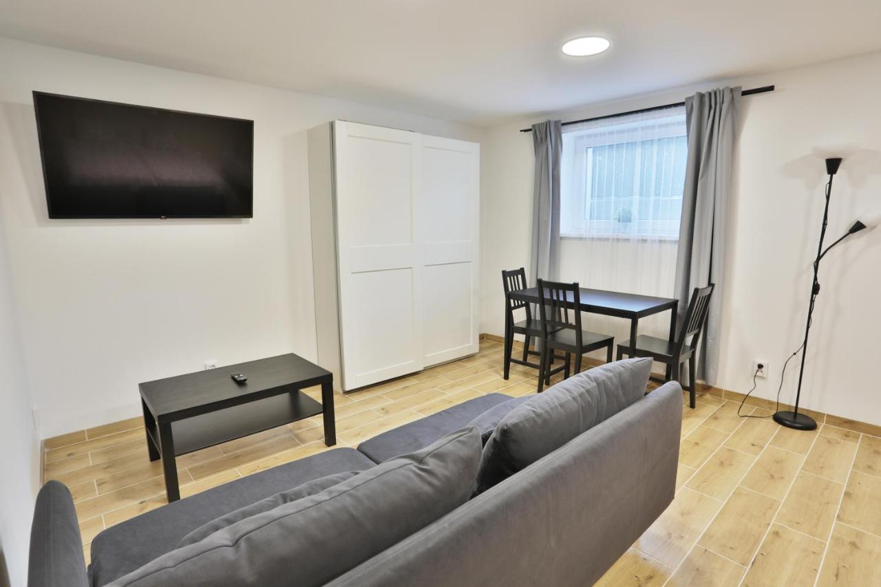 River Park Apartments อุคแมร์เก ภายนอก รูปภาพ